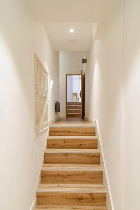 Stunning 2 Bed Apartment, Heart Of The Barbican * Plymouth
