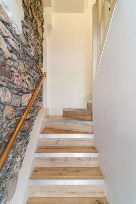 Stunning 2 Bed Apartment, Heart Of The Barbican * Plymouth