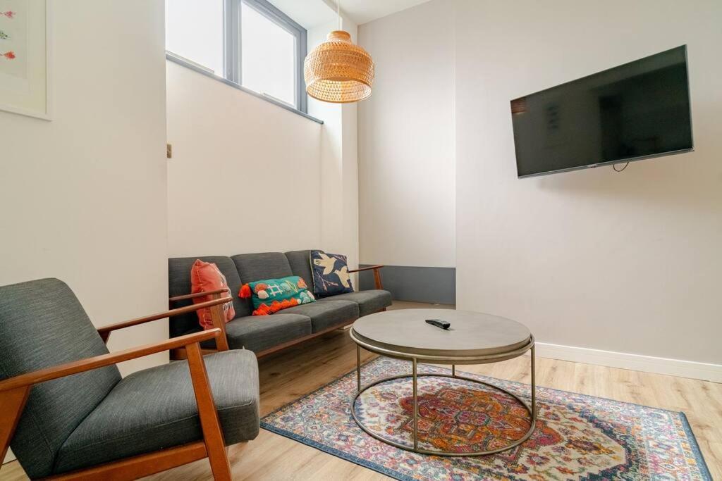 Stunning 2 Bed Apartment, Heart Of The Barbican