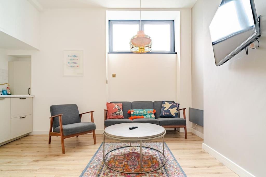 Stunning 2 Bed Apartment, Heart Of The Barbican *