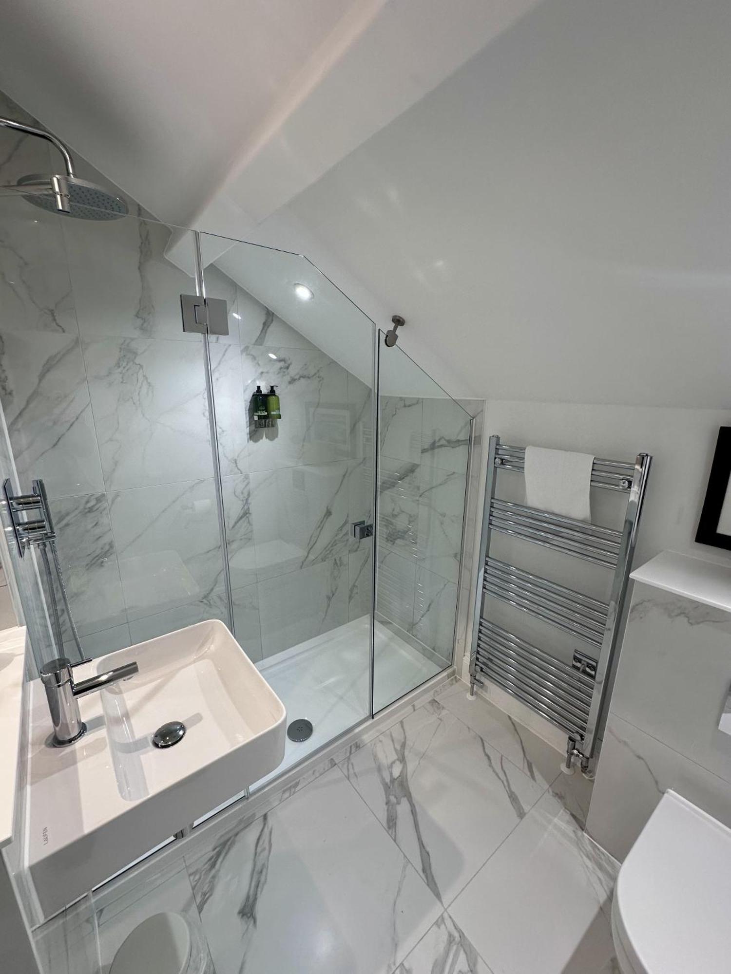 3 Bed Edenhurst By Pureserviced Aparthotel