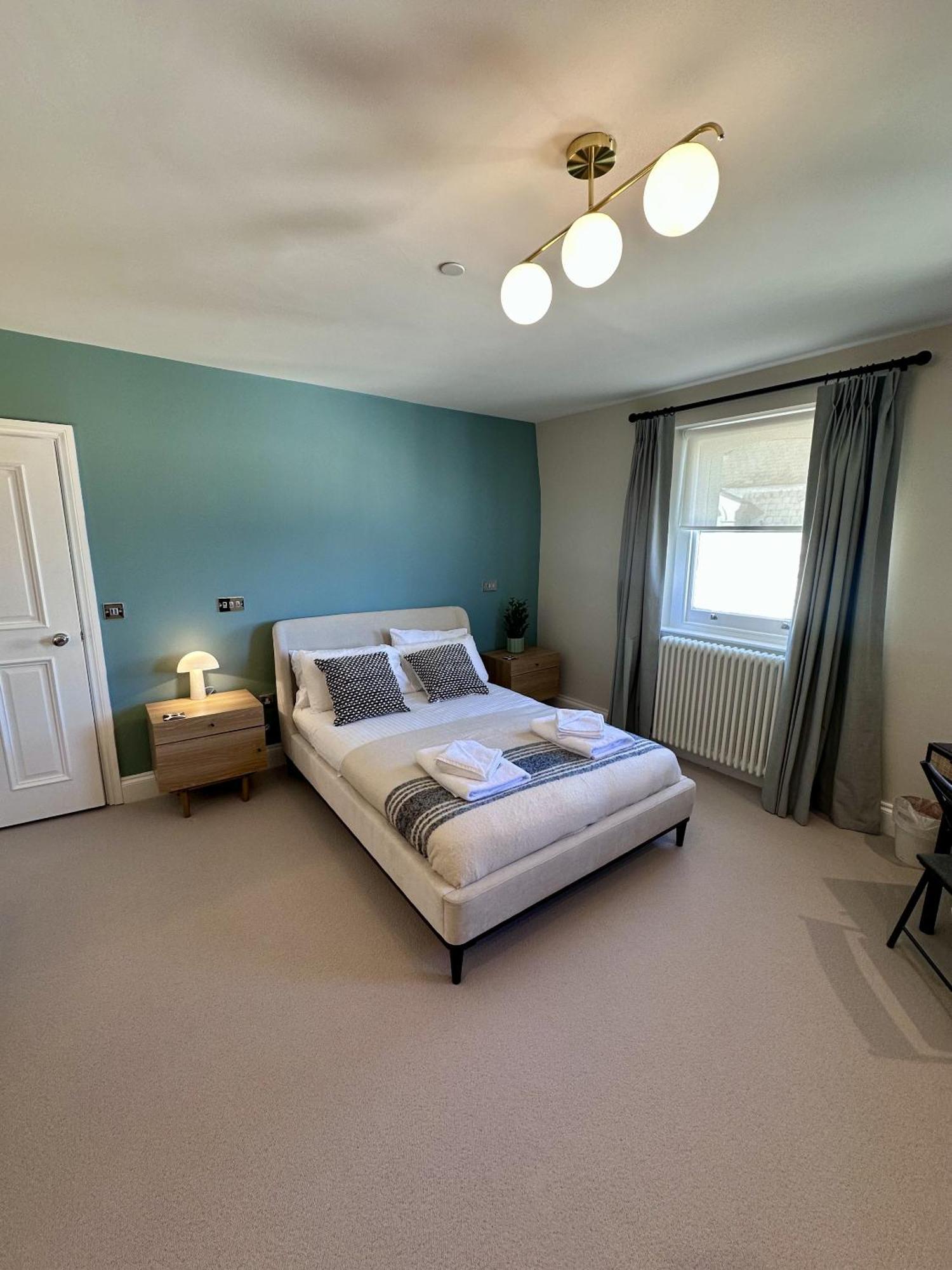 3 Bed Edenhurst By Pureserviced Aparthotel