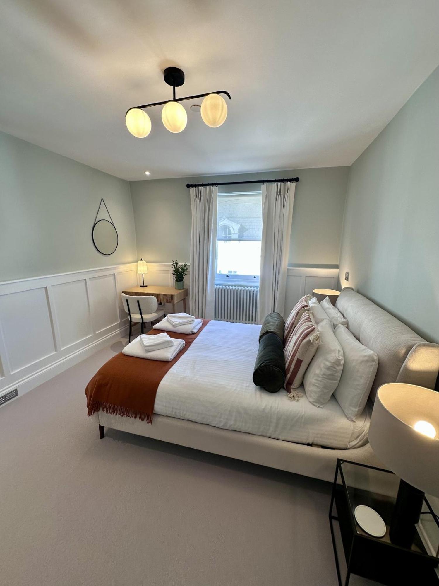 Aparthotel 3 Bed Edenhurst By Pureserviced