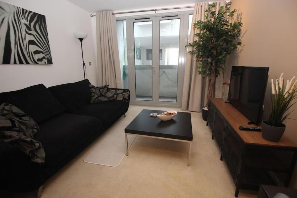 The Armada 1 Bedroom On Barbican Apartment *