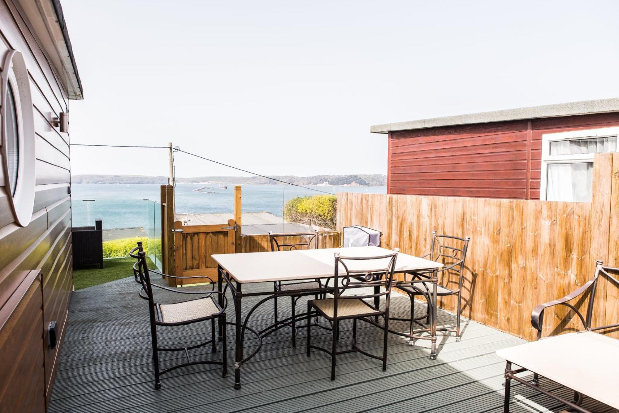 2 Bedroom Chalet With Sea Views Apartment