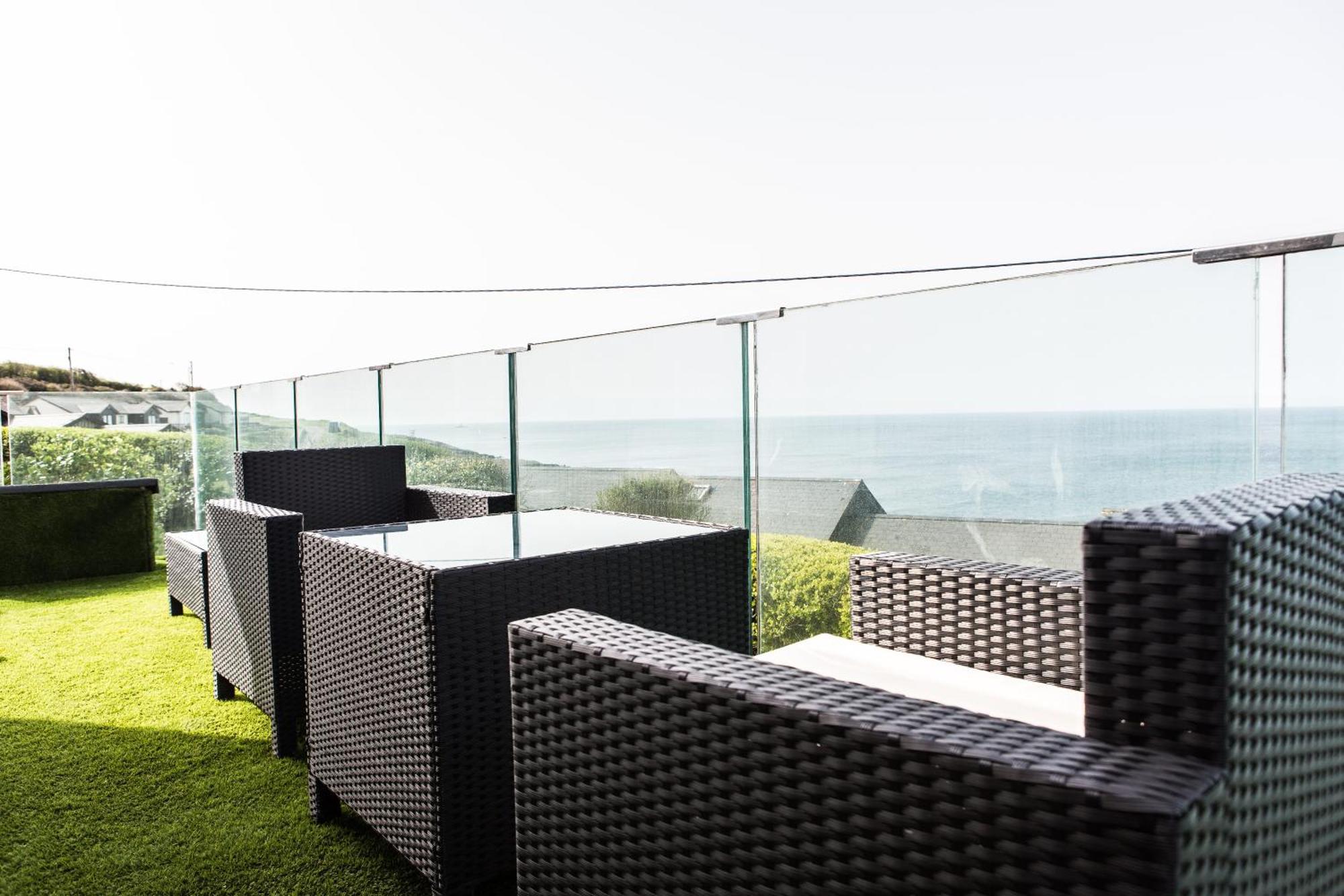 Apartment 2 Bedroom Chalet With Sea Views