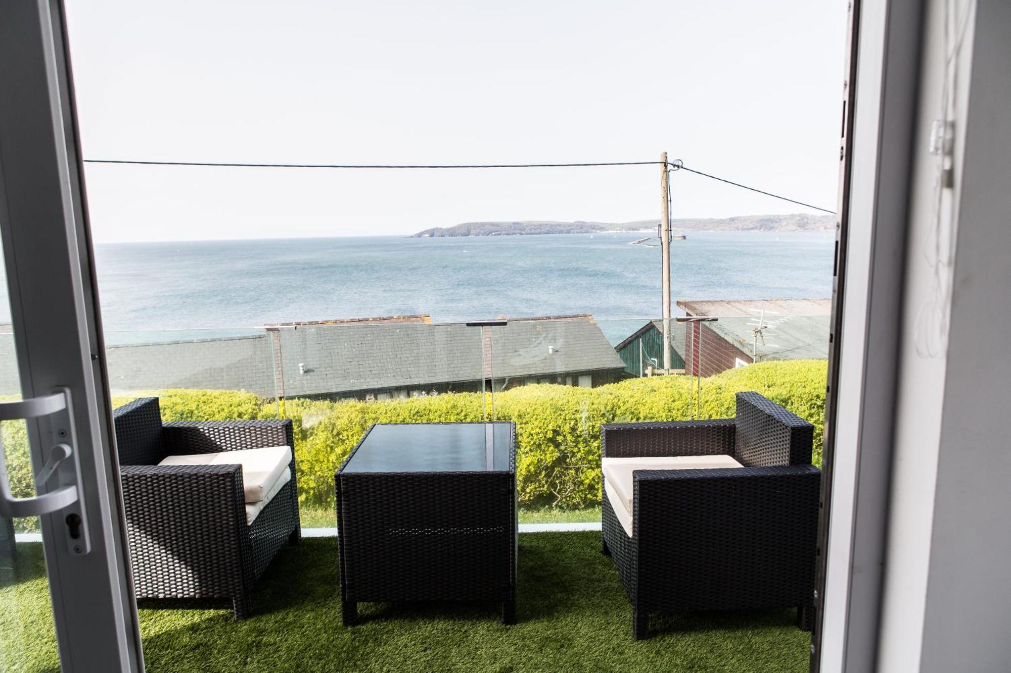 2 Bedroom Chalet With Sea Views *