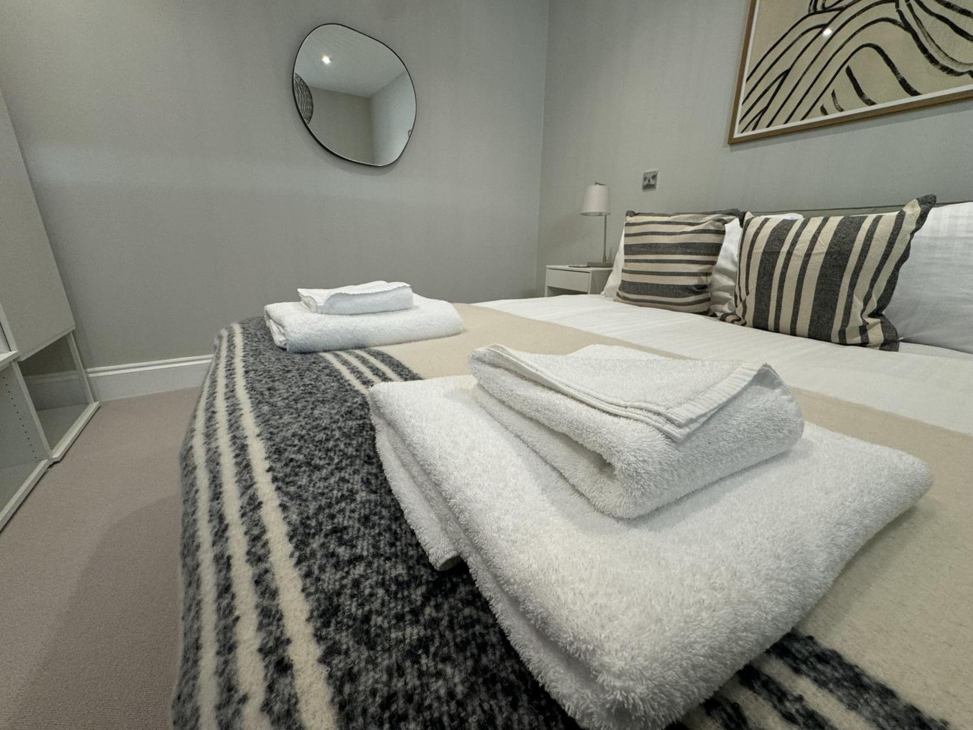 Aparthotel 3 Bed Edenhurst By Pureserviced *