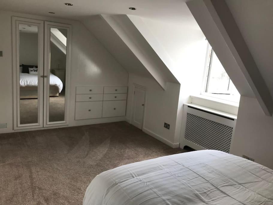 Beautiful 5 Bedroom House *