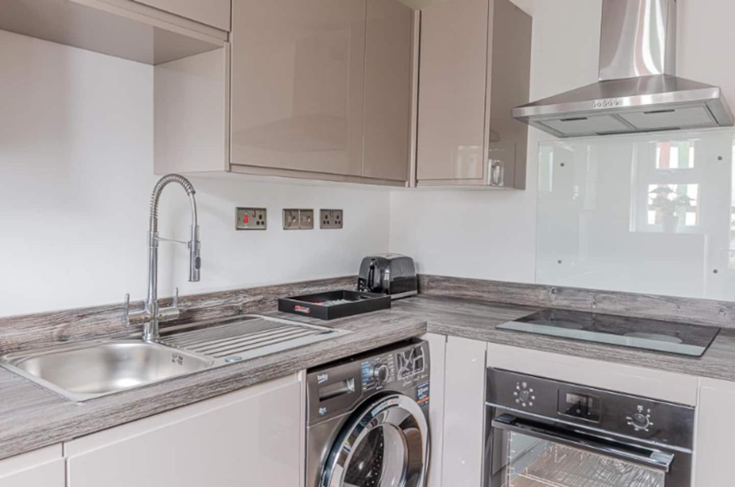Lovely 1-Bedroom Flat In The Heart Of Plymouth Apartment *