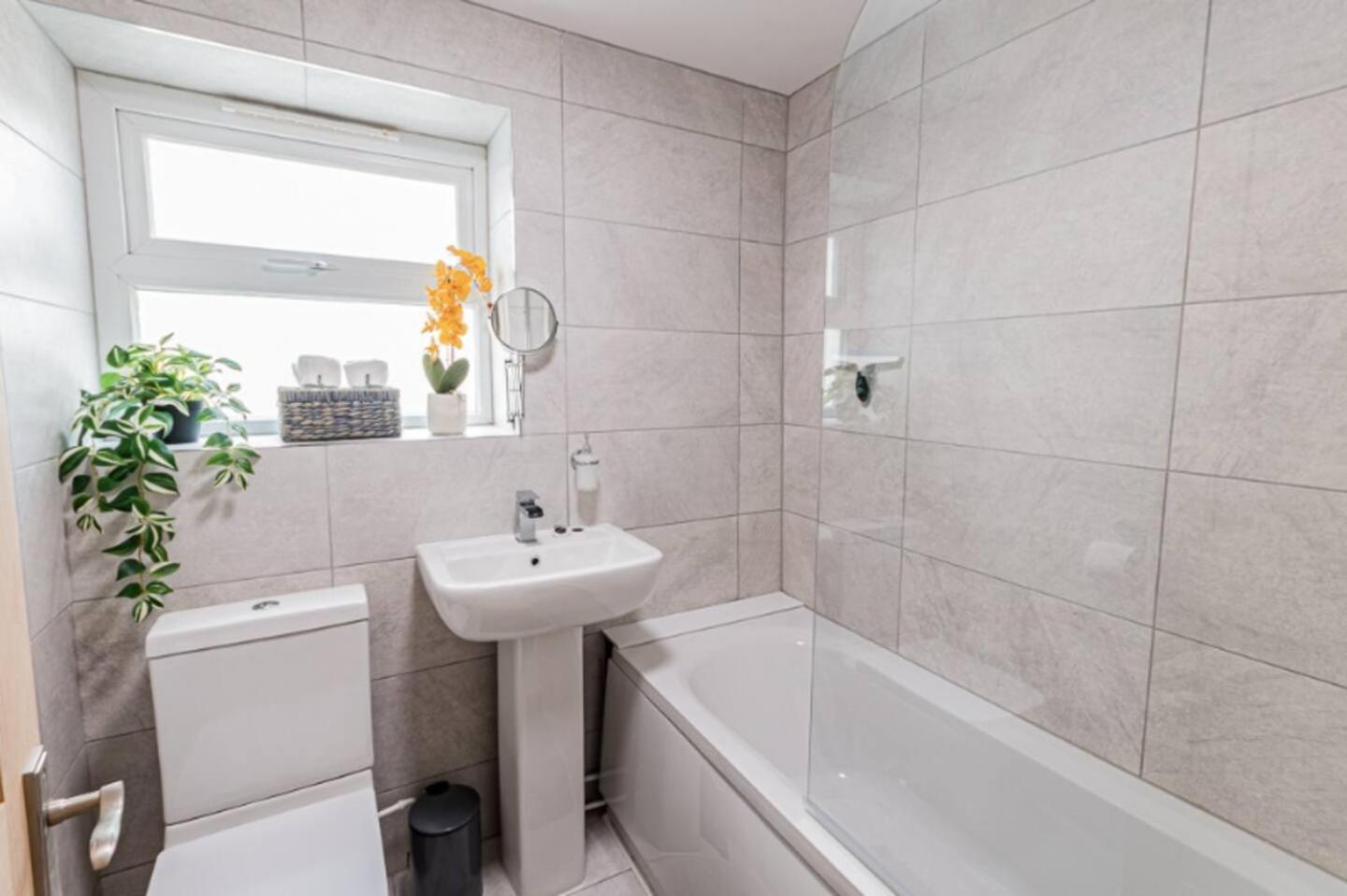 Lovely 1-Bedroom Flat In The Heart Of Plymouth Apartment Plymouth