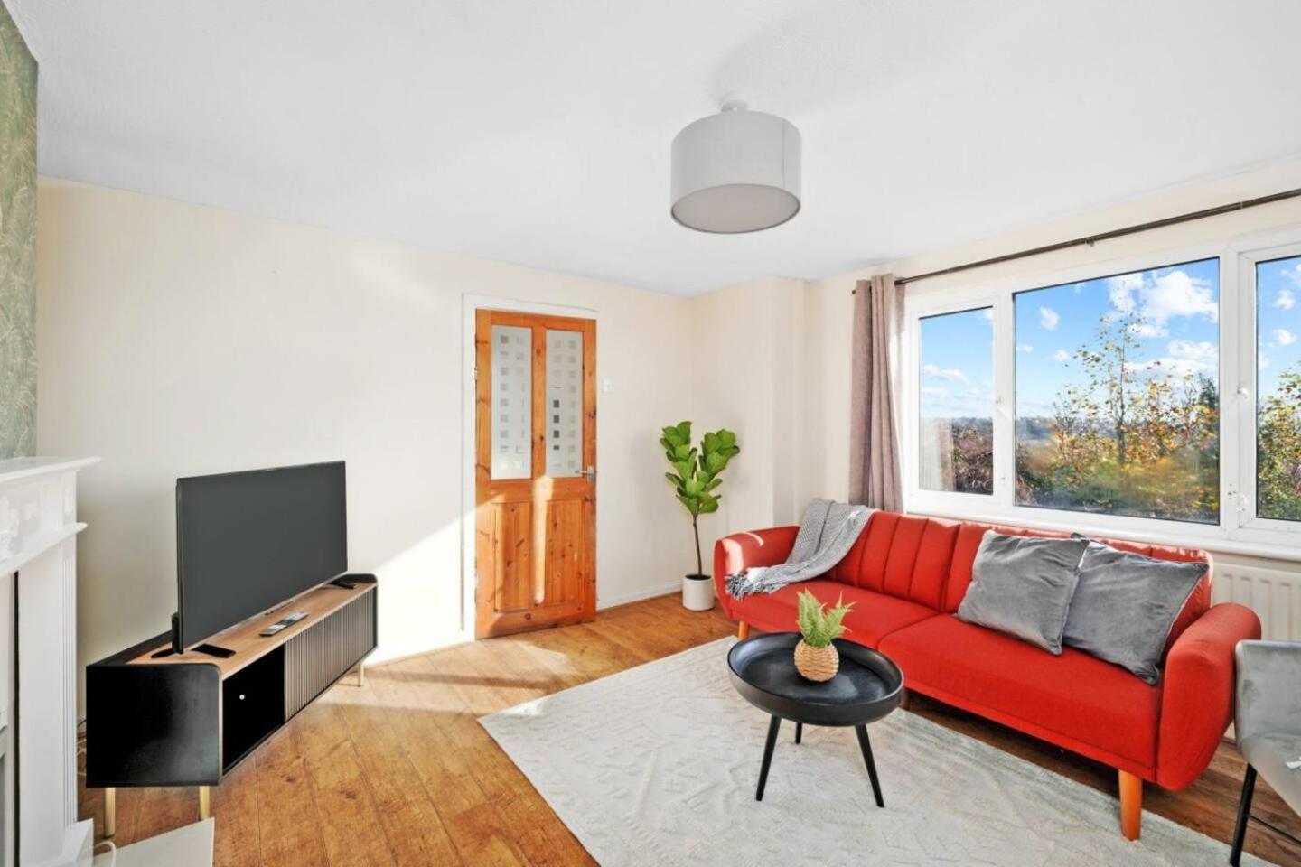 Holiday home Newly Renovated 3br House Perfect For Contractors