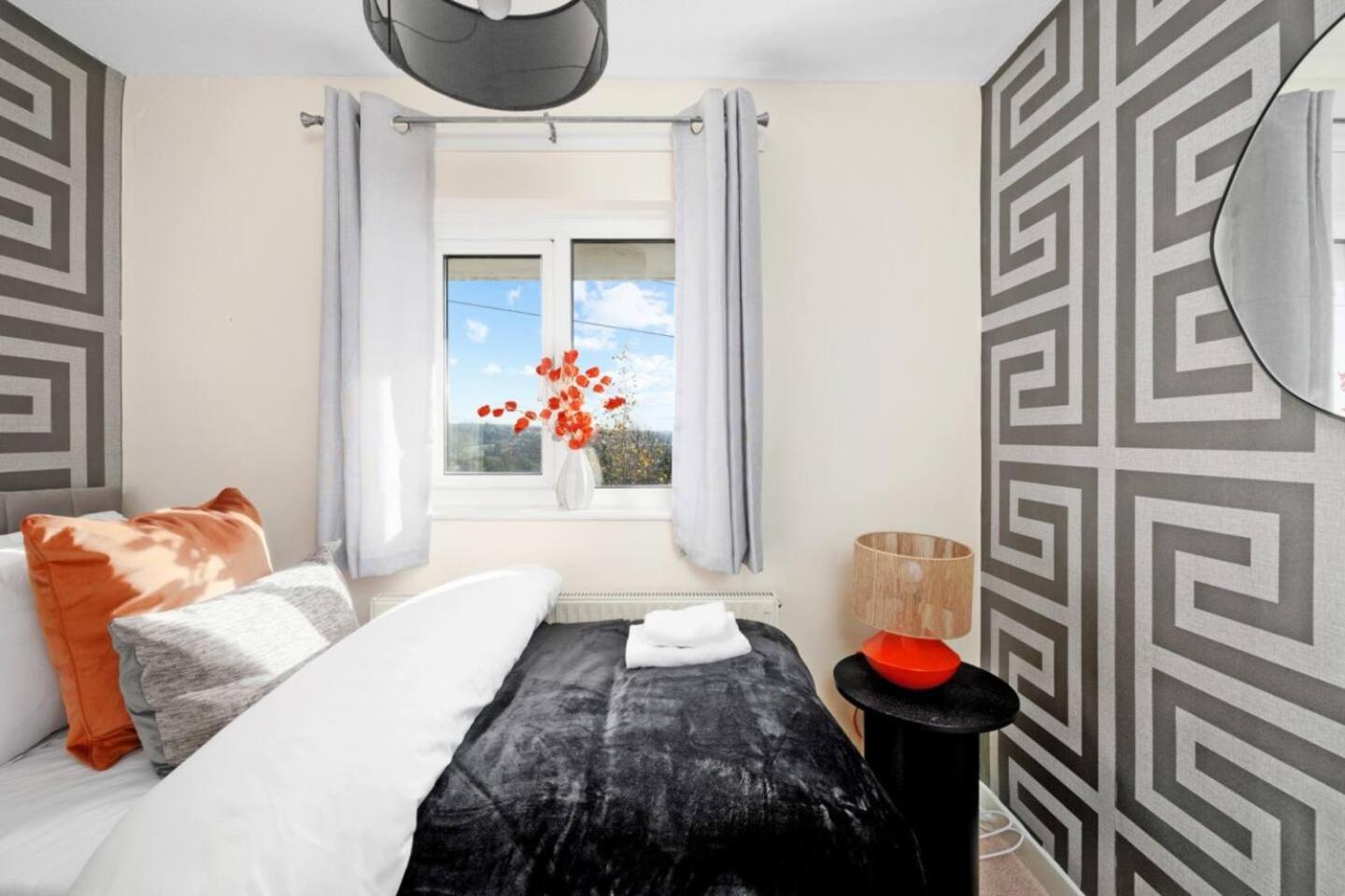 Newly Renovated 3br House Perfect For Contractors Holiday home