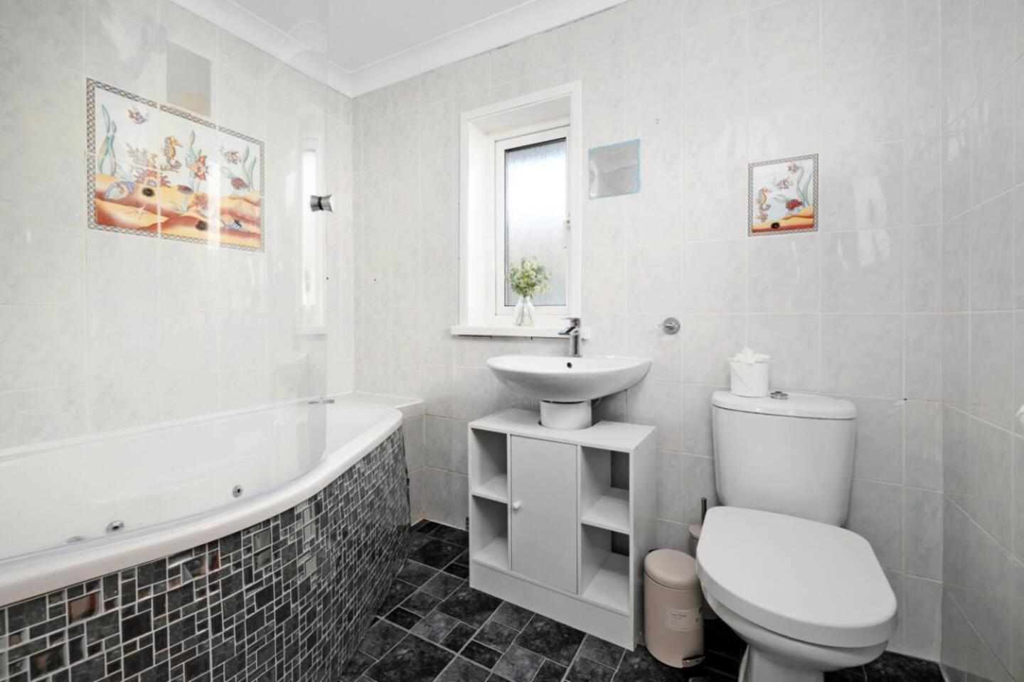 Newly Renovated 3br House Perfect For Contractors *