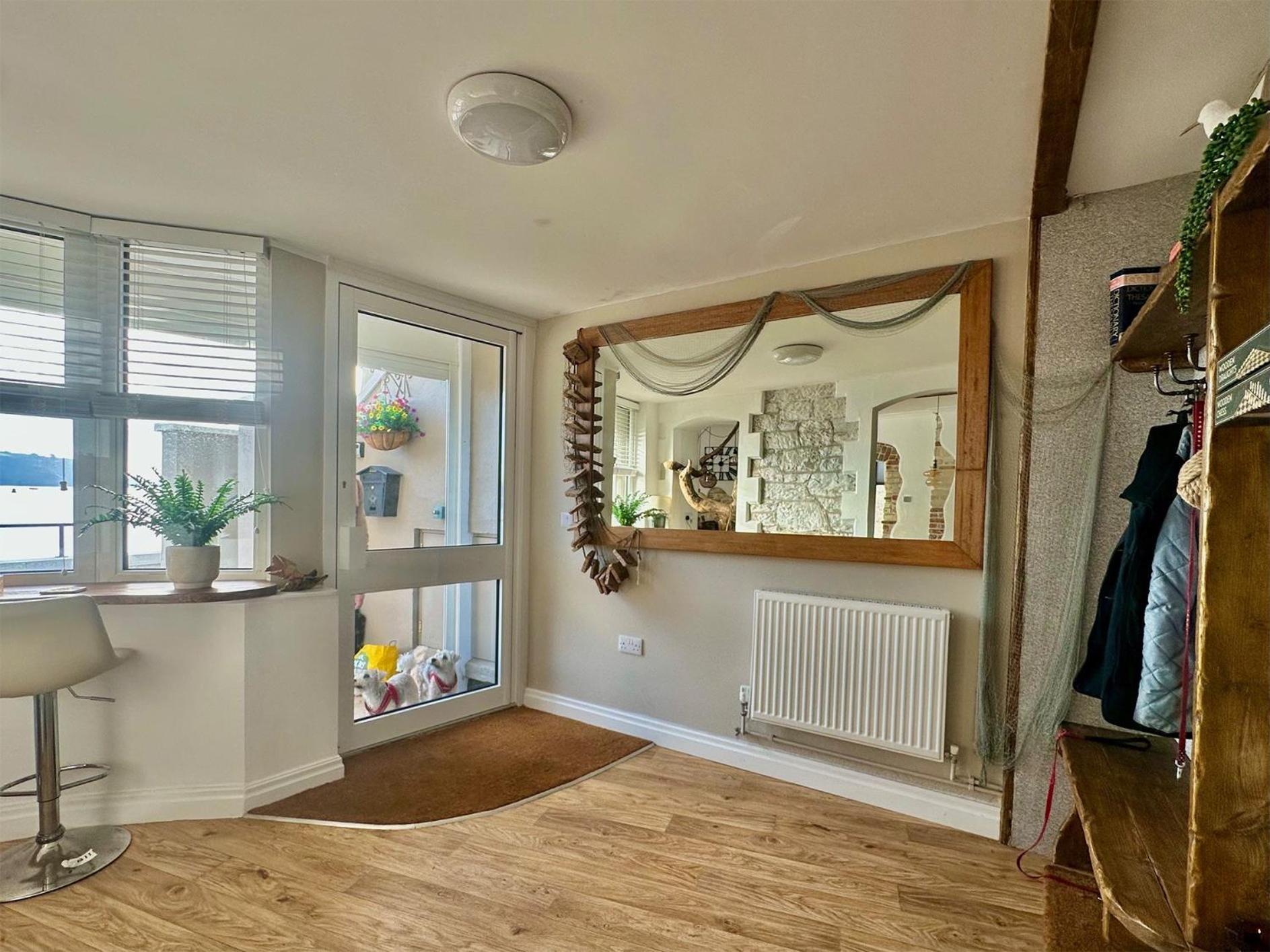 Seafront - Access - Pet Friendly Holiday home *