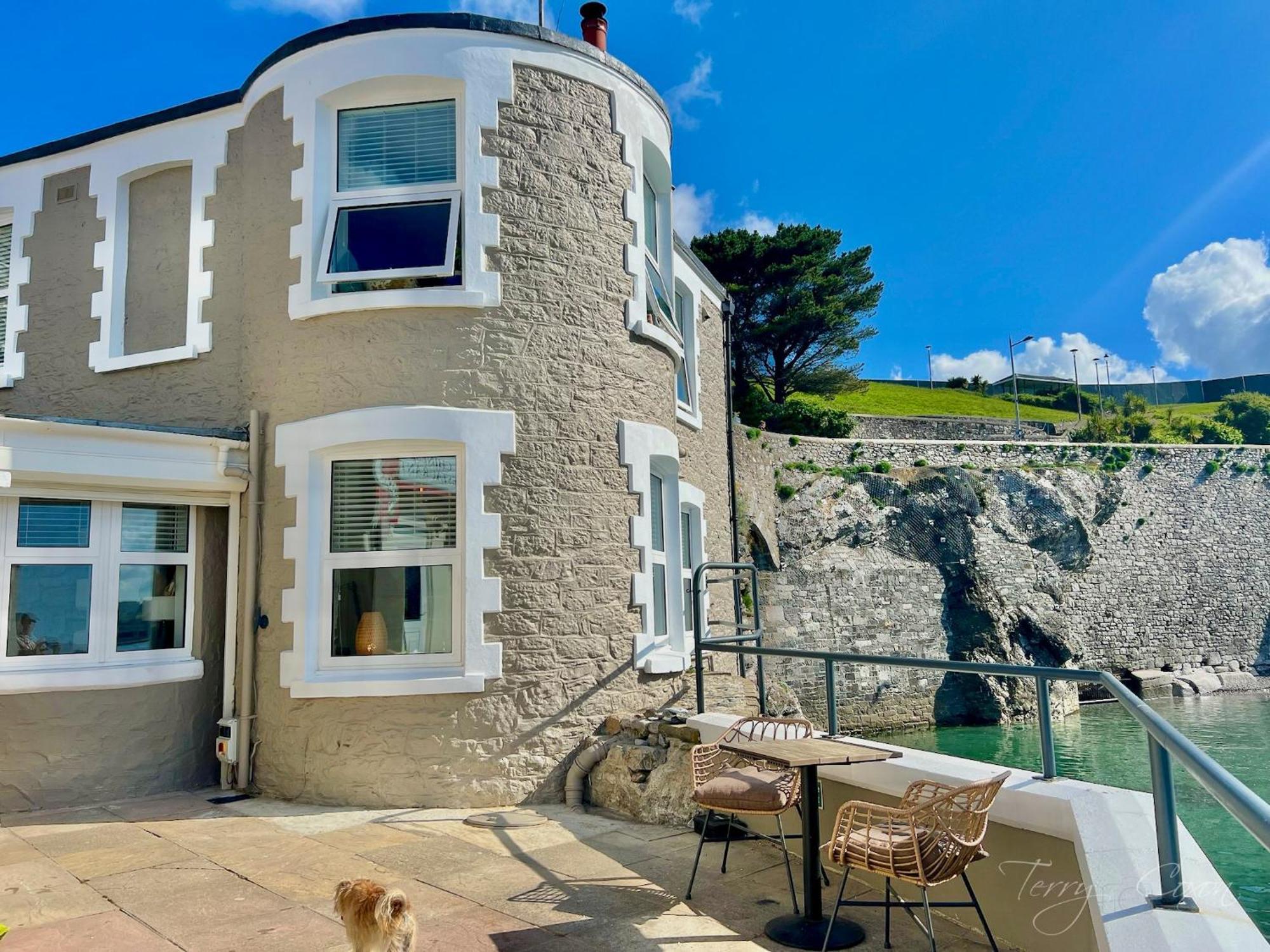 Seafront - Access - Pet Friendly Plymouth