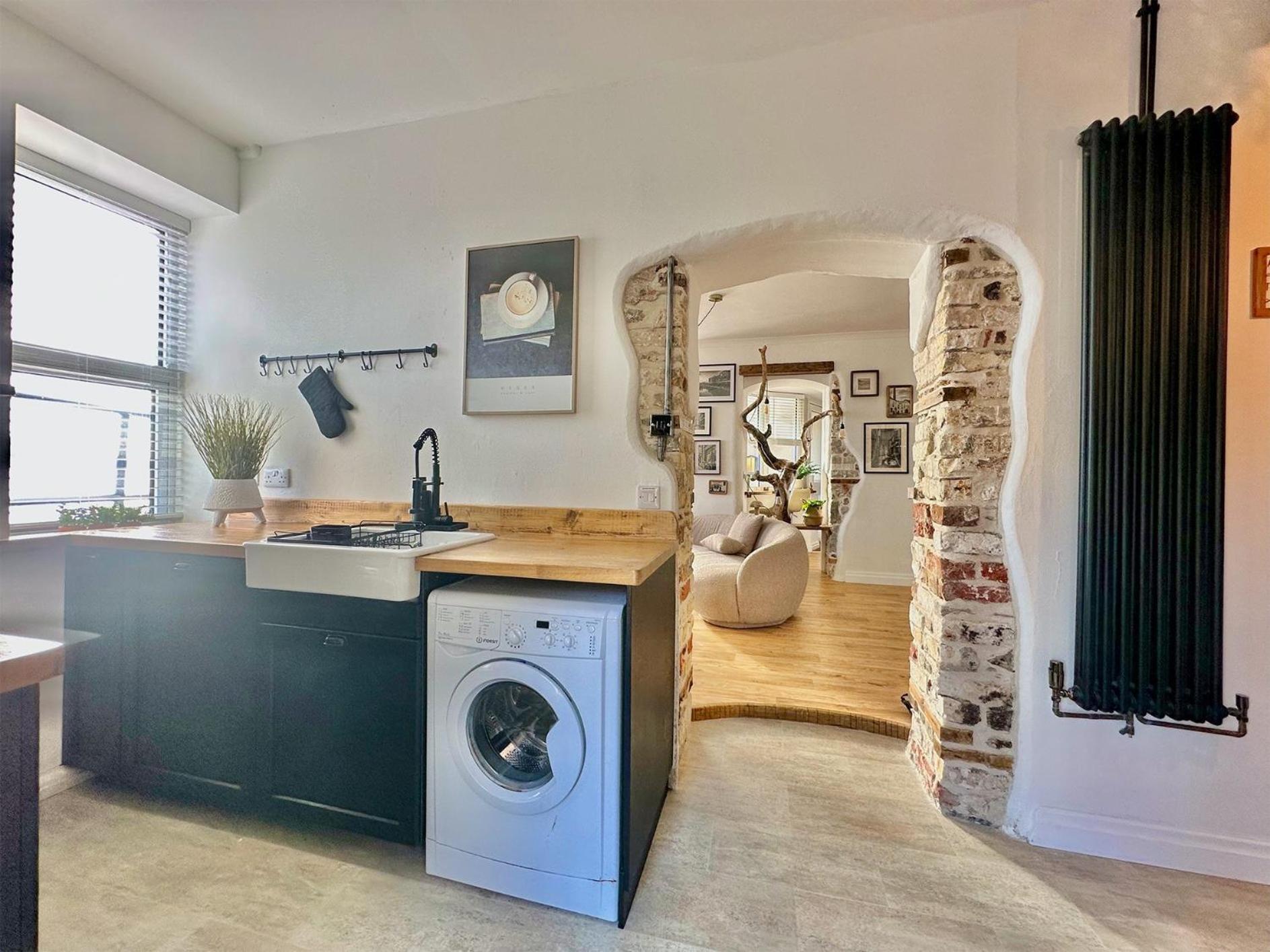 Seafront - Access - Pet Friendly Plymouth