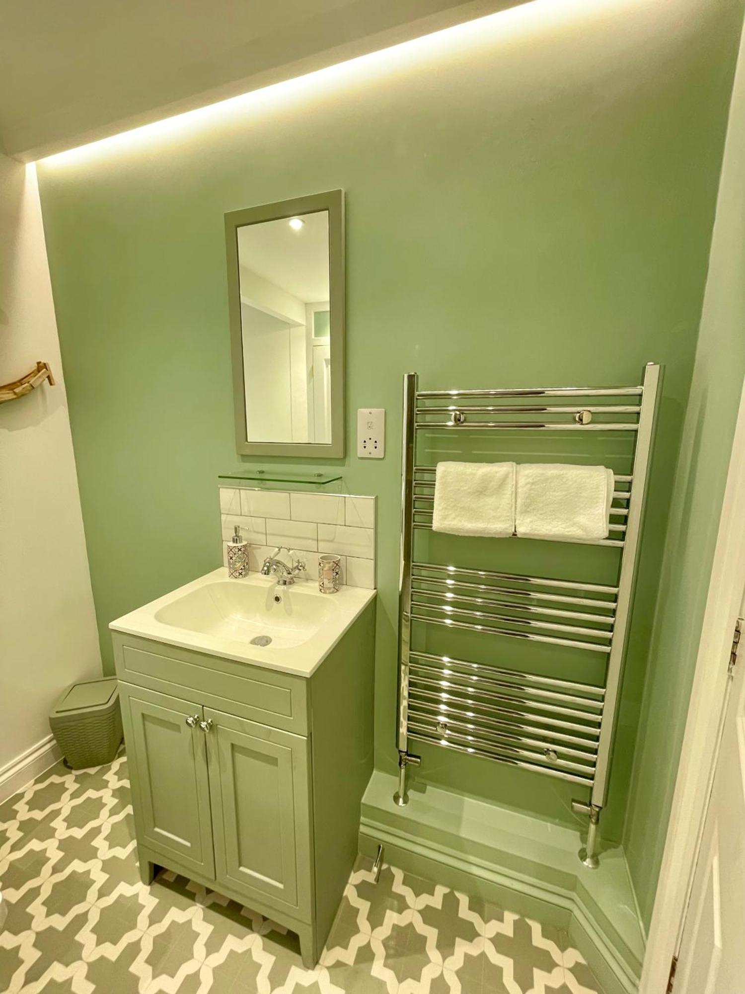 Apartment New, Stylish & Spacious Ground Floor Mews Plymouth