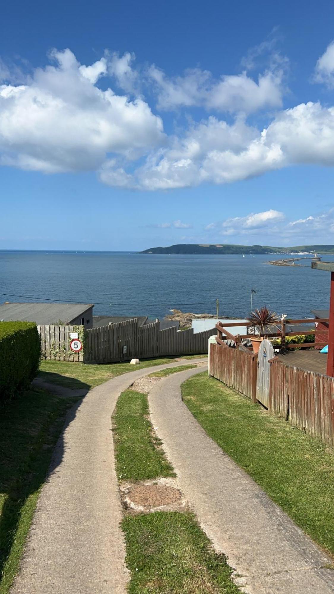 2 Bedroom Chalet With Sea Views * Plymouth