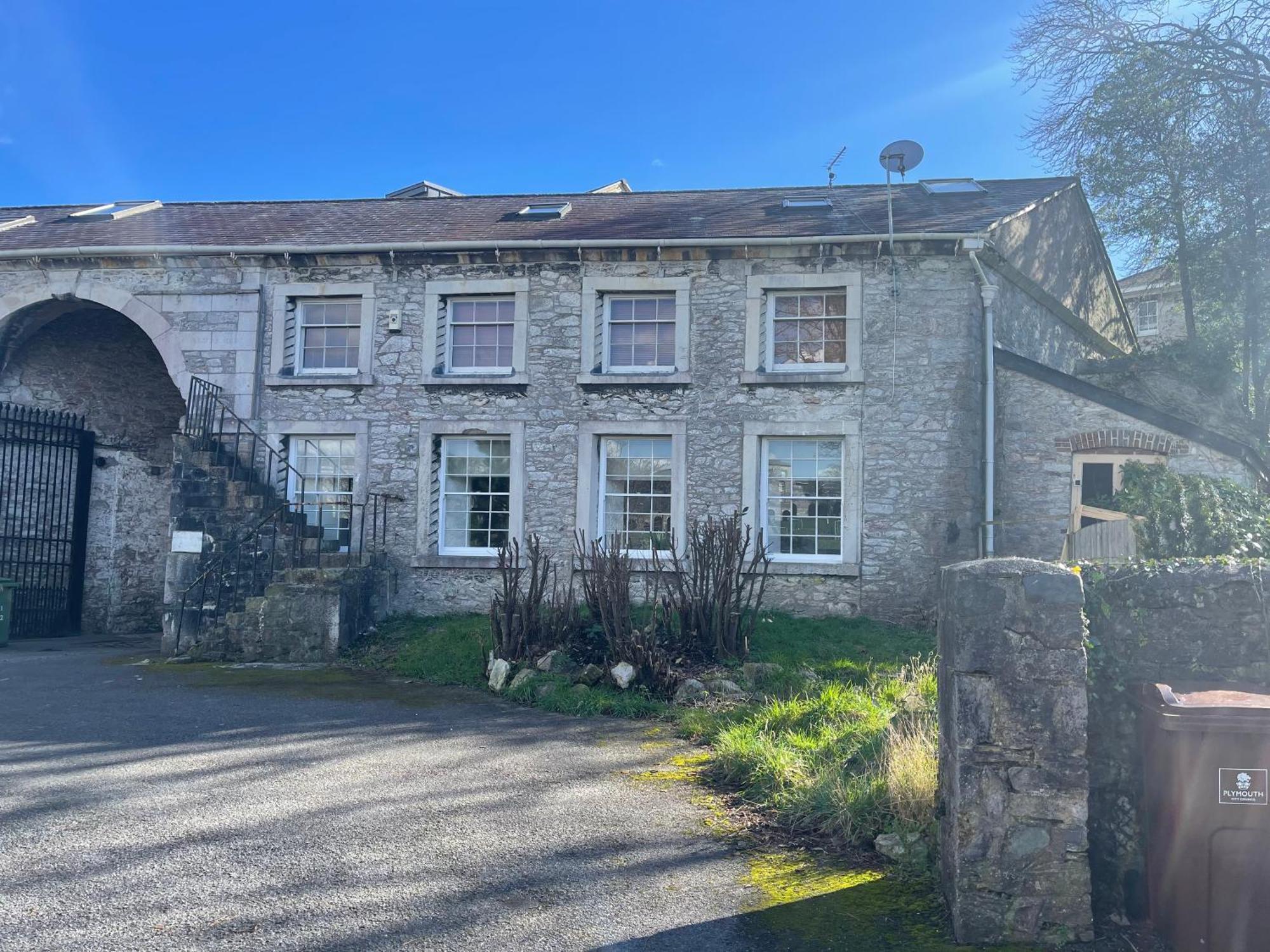 New, Stylish & Spacious Ground Floor Mews Plymouth