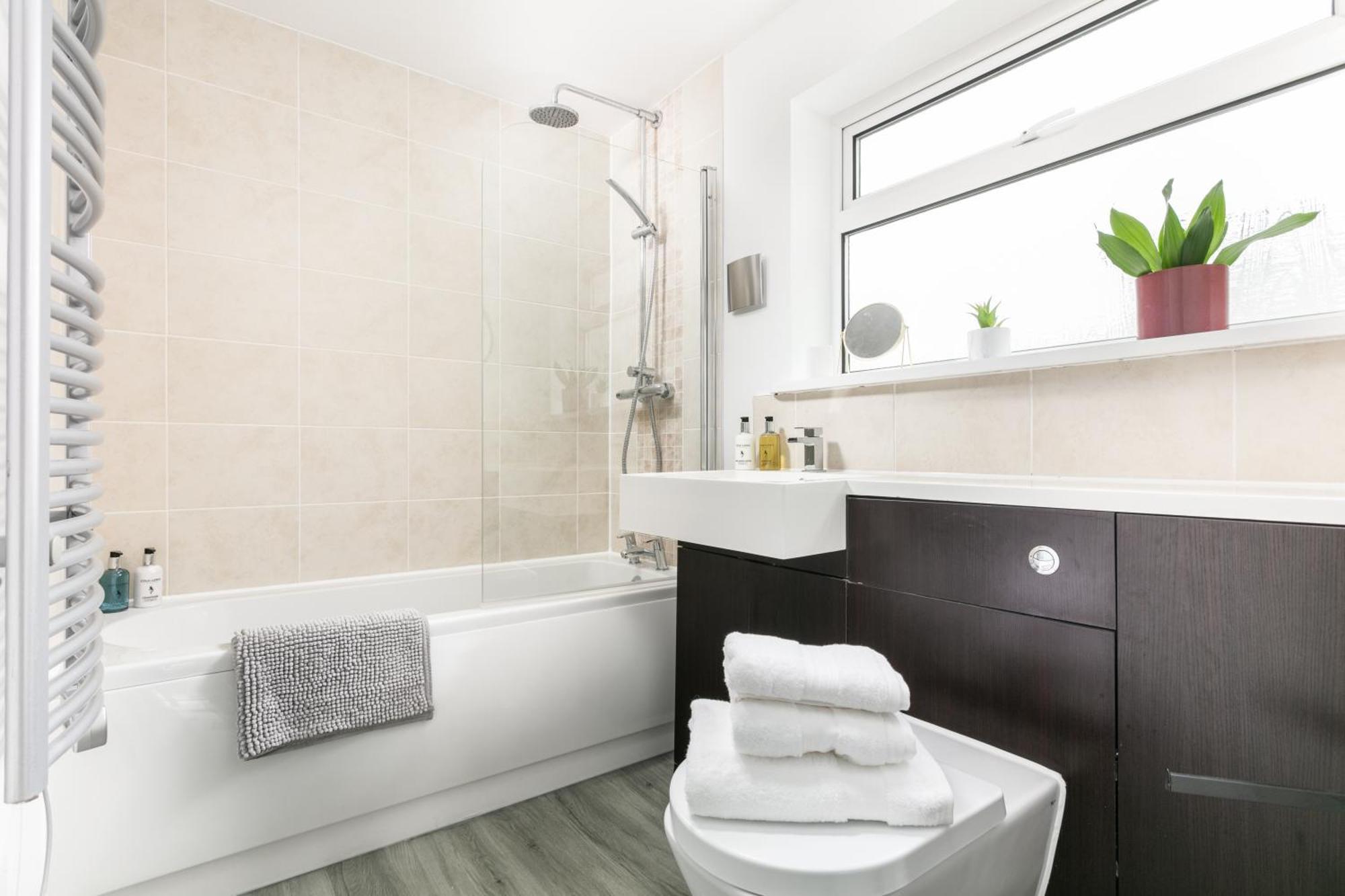 Bijoux - Sleeps 6 - Parking- Habita * Plymouth