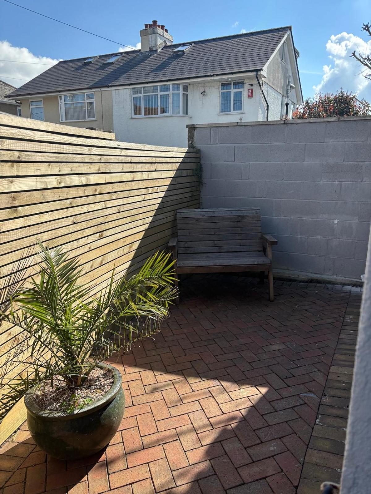 Apartment 1 Double Bed With Private Access