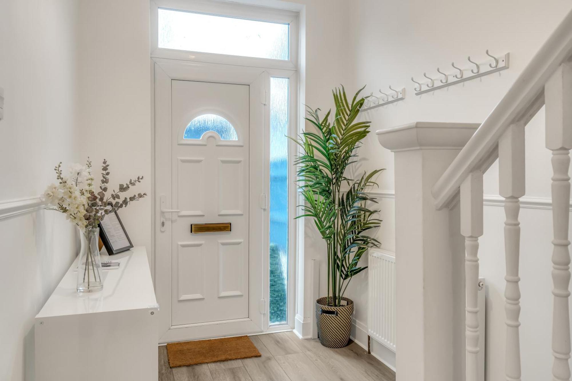 Park House - Very Spacious 4 Bed House, Games Room, Free Netflix, Close To Argyle, In The Heart Of - Dogs Welcome - Hosted By Absolute