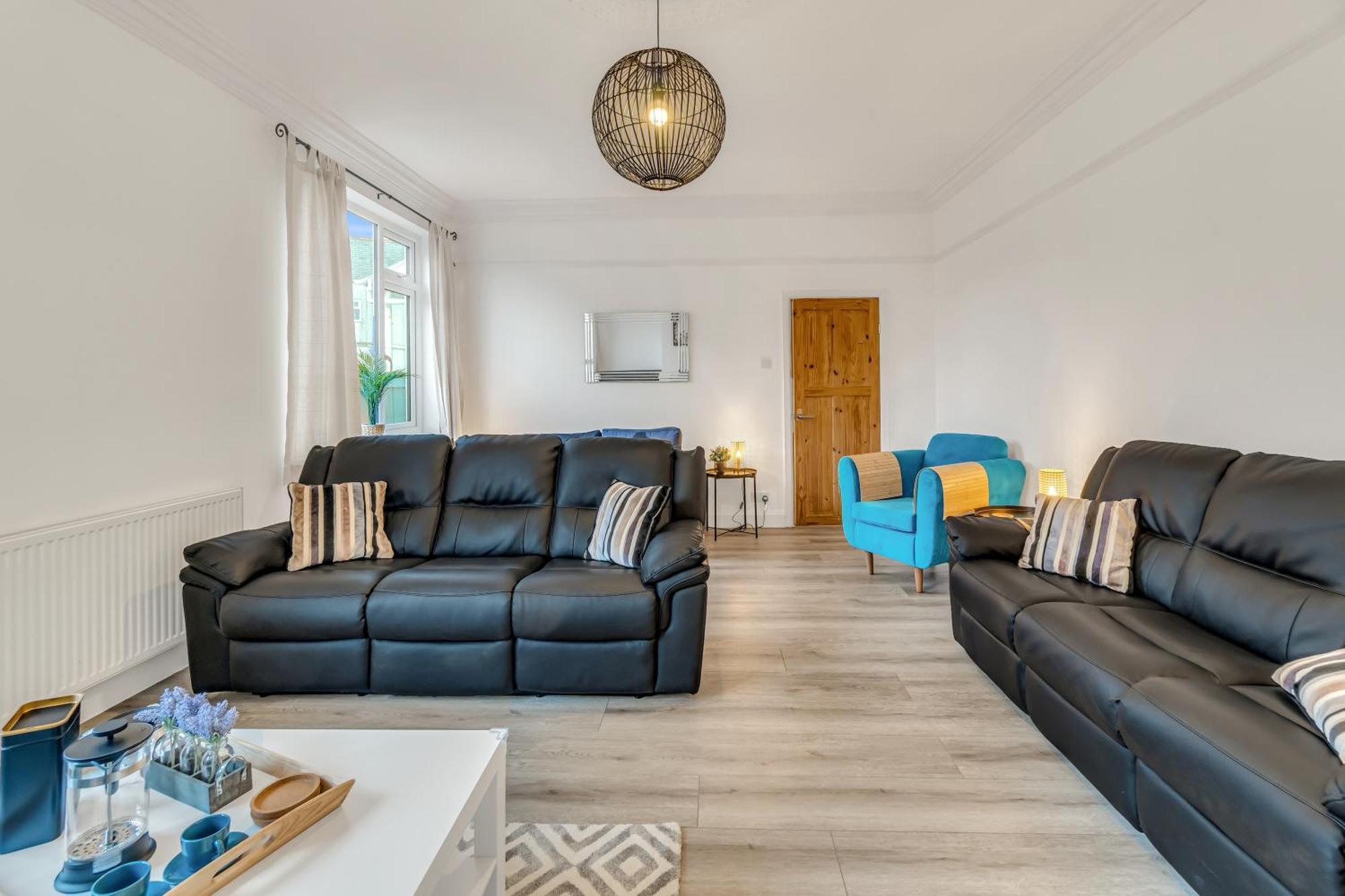 Park House - Very Spacious 4 Bed House, Games Room, Free Netflix, Close To Argyle, In The Heart Of - Dogs Welcome - Hosted By Absolute * Plymouth