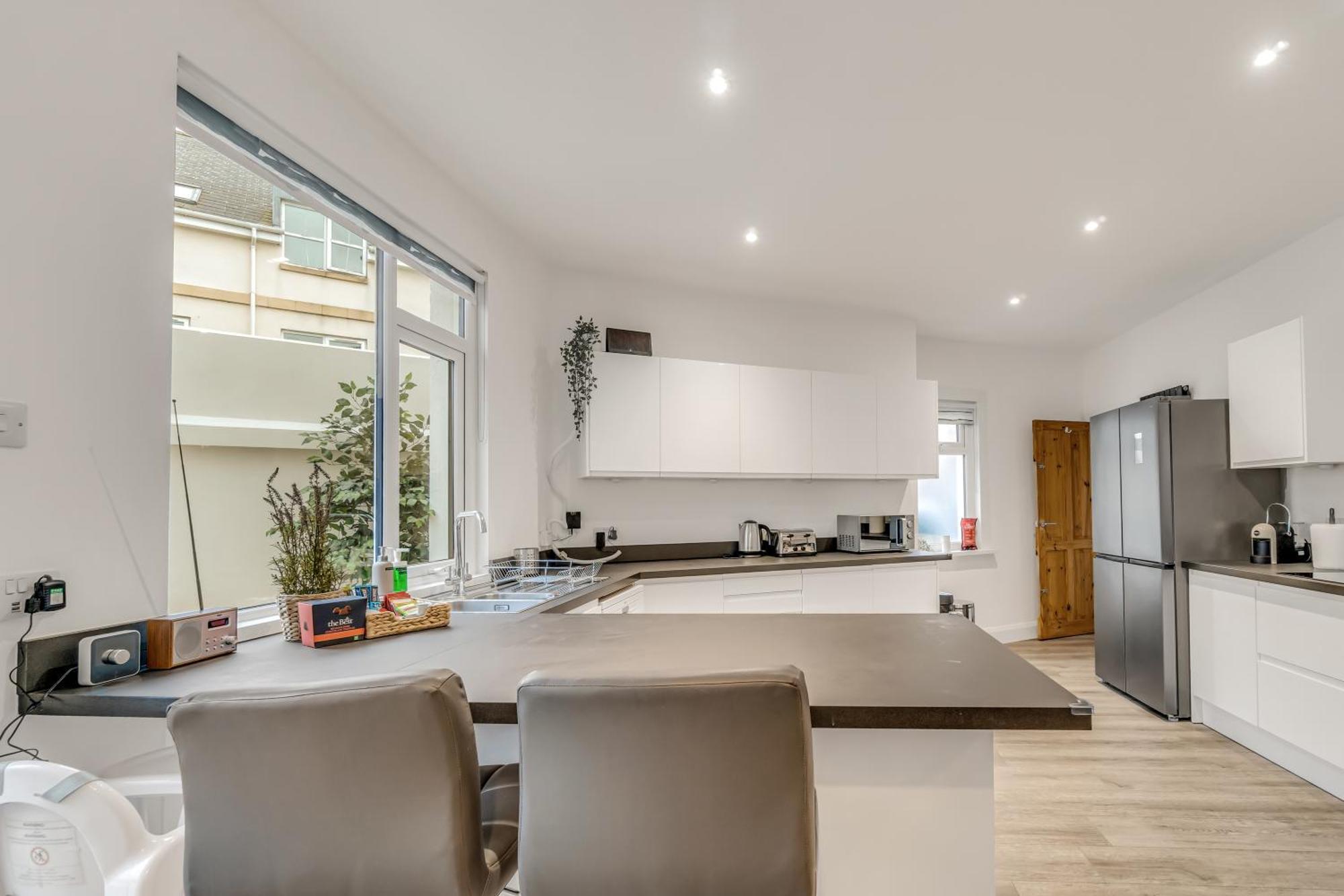 Park House - Very Spacious 4 Bed House, Games Room, Free Netflix, Close To Argyle, In The Heart Of - Dogs Welcome - Hosted By Absolute