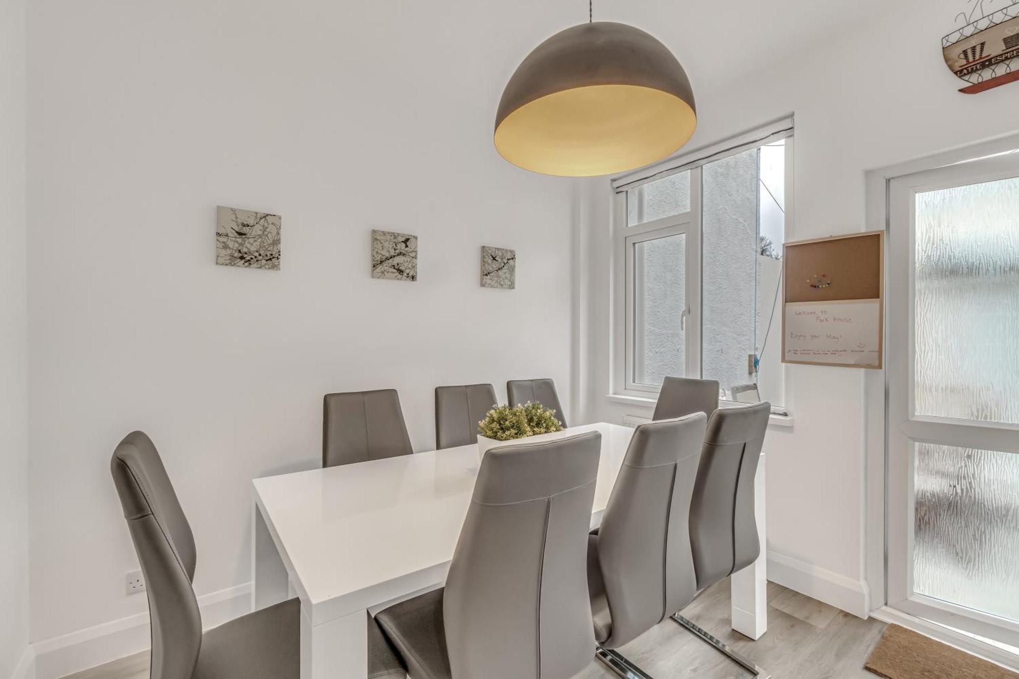 Holiday home Park House - Very Spacious 4 Bed House, Games Room, Free Netflix, Close To Argyle, In The Heart Of - Dogs Welcome - Hosted By Absolute *