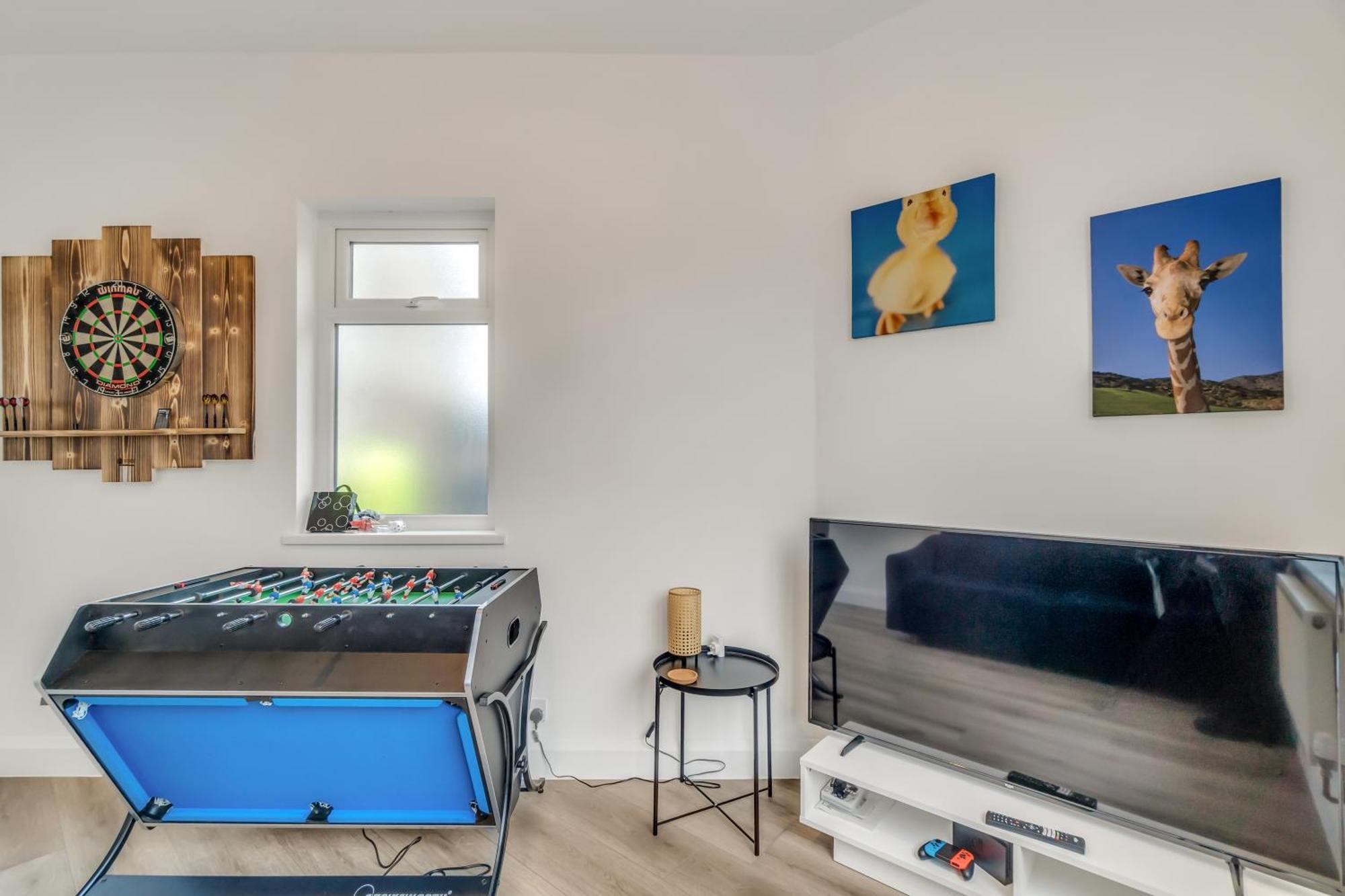 Park House - Very Spacious 4 Bed House, Games Room, Free Netflix, Close To Argyle, In The Heart Of - Dogs Welcome - Hosted By Absolute Plymouth