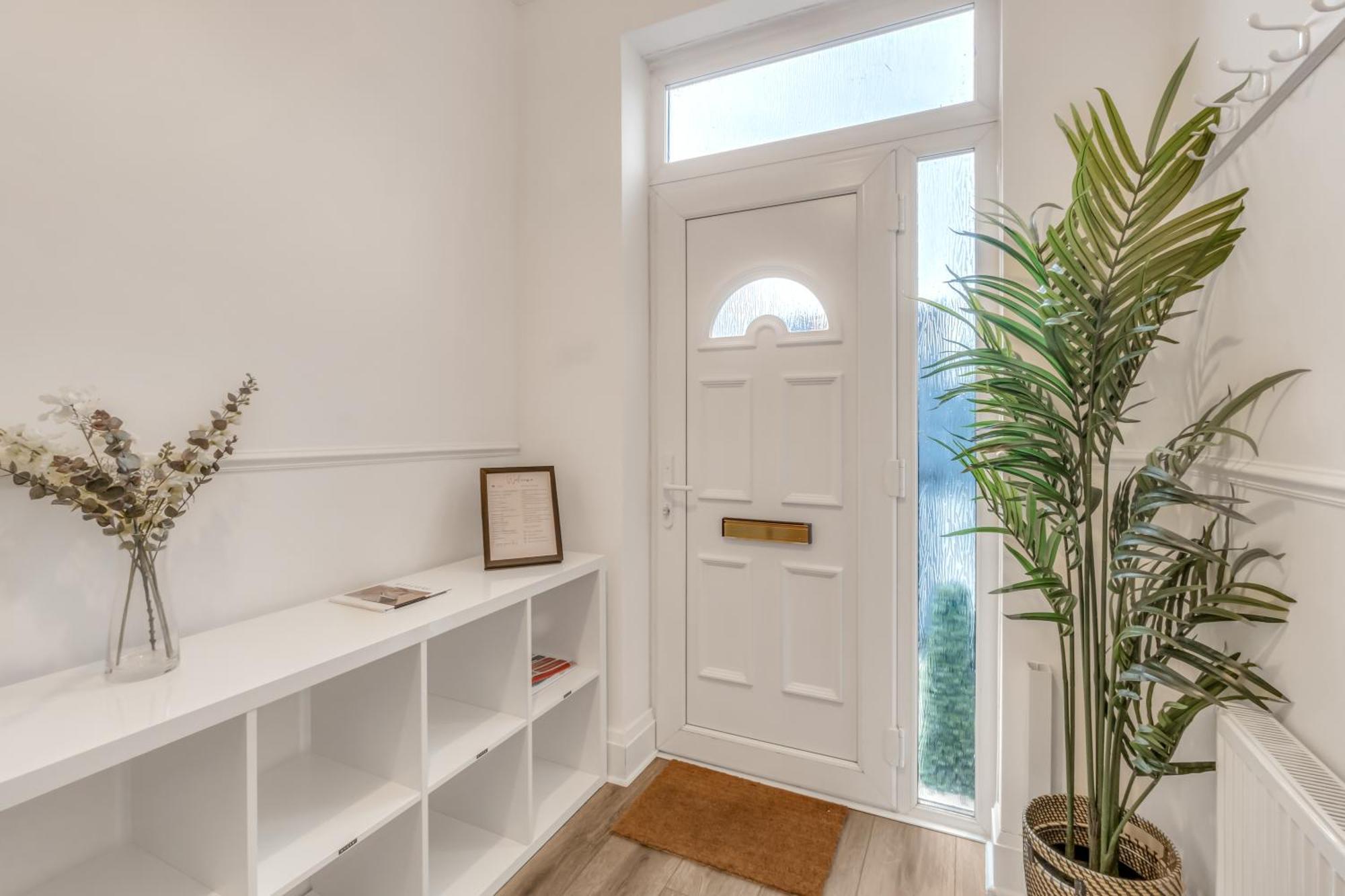 Park House - Very Spacious 4 Bed House, Games Room, Free Netflix, Close To Argyle, In The Heart Of - Dogs Welcome - Hosted By Absolute * Plymouth