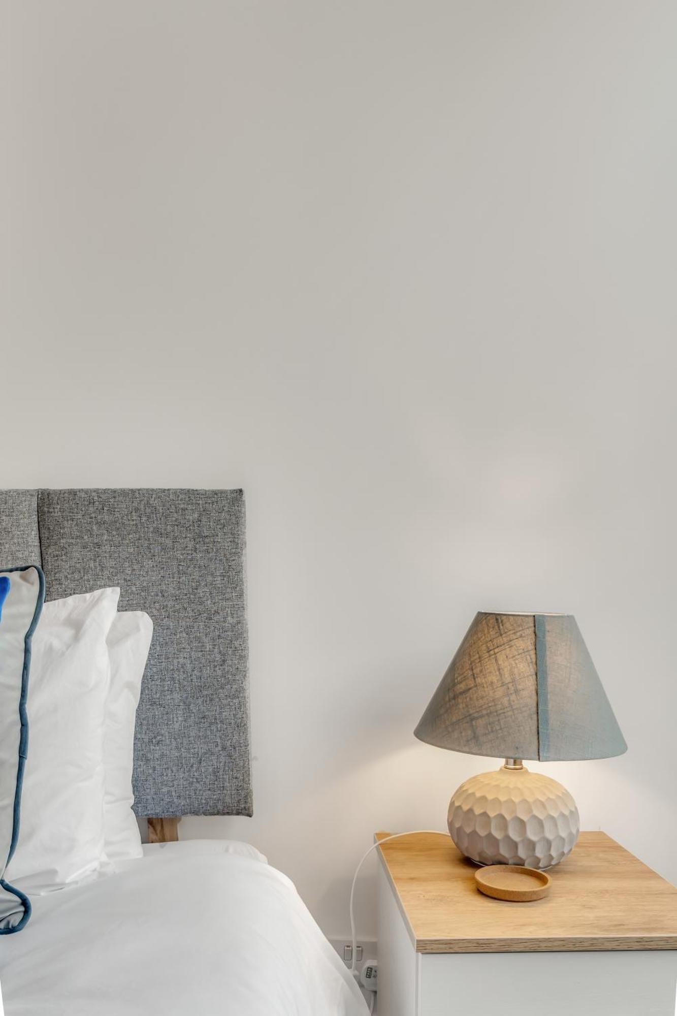 Holiday home Park House - Very Spacious 4 Bed House, Games Room, Free Netflix, Close To Argyle, In The Heart Of - Dogs Welcome - Hosted By Absolute Plymouth