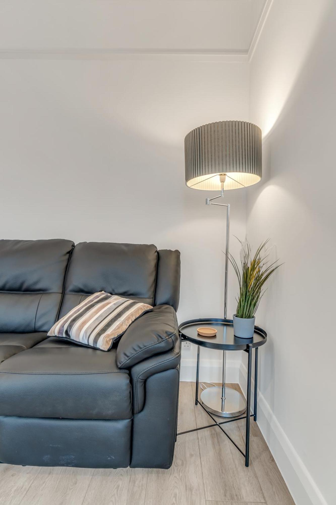 Park House - Very Spacious 4 Bed House, Games Room, Free Netflix, Close To Argyle, In The Heart Of - Dogs Welcome - Hosted By Absolute Holiday home