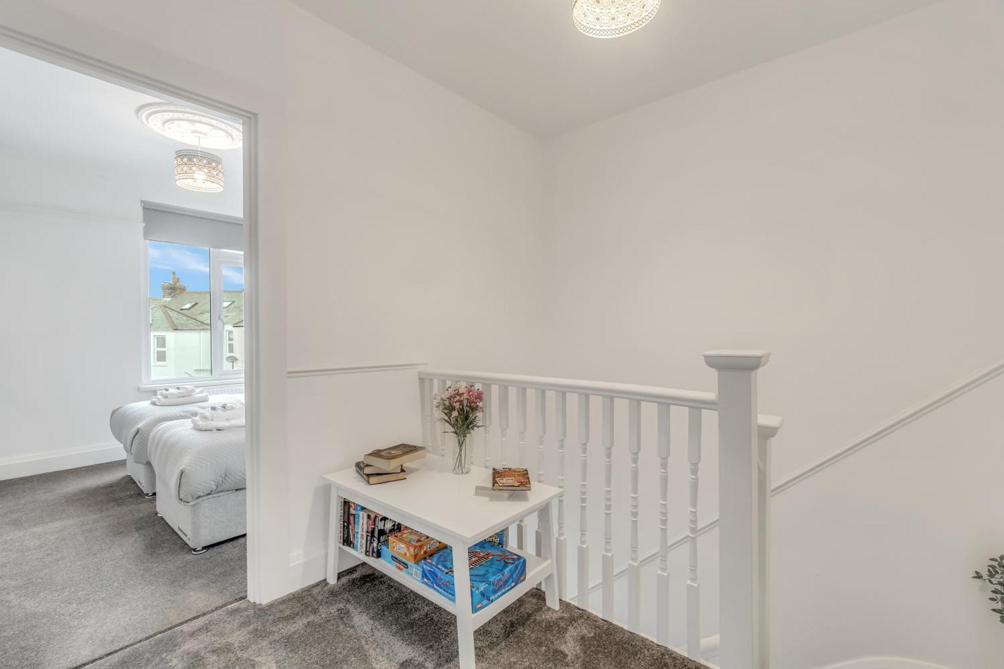 Park House - Very Spacious 4 Bed House, Games Room, Free Netflix, Close To Argyle, In The Heart Of - Dogs Welcome - Hosted By Absolute Plymouth