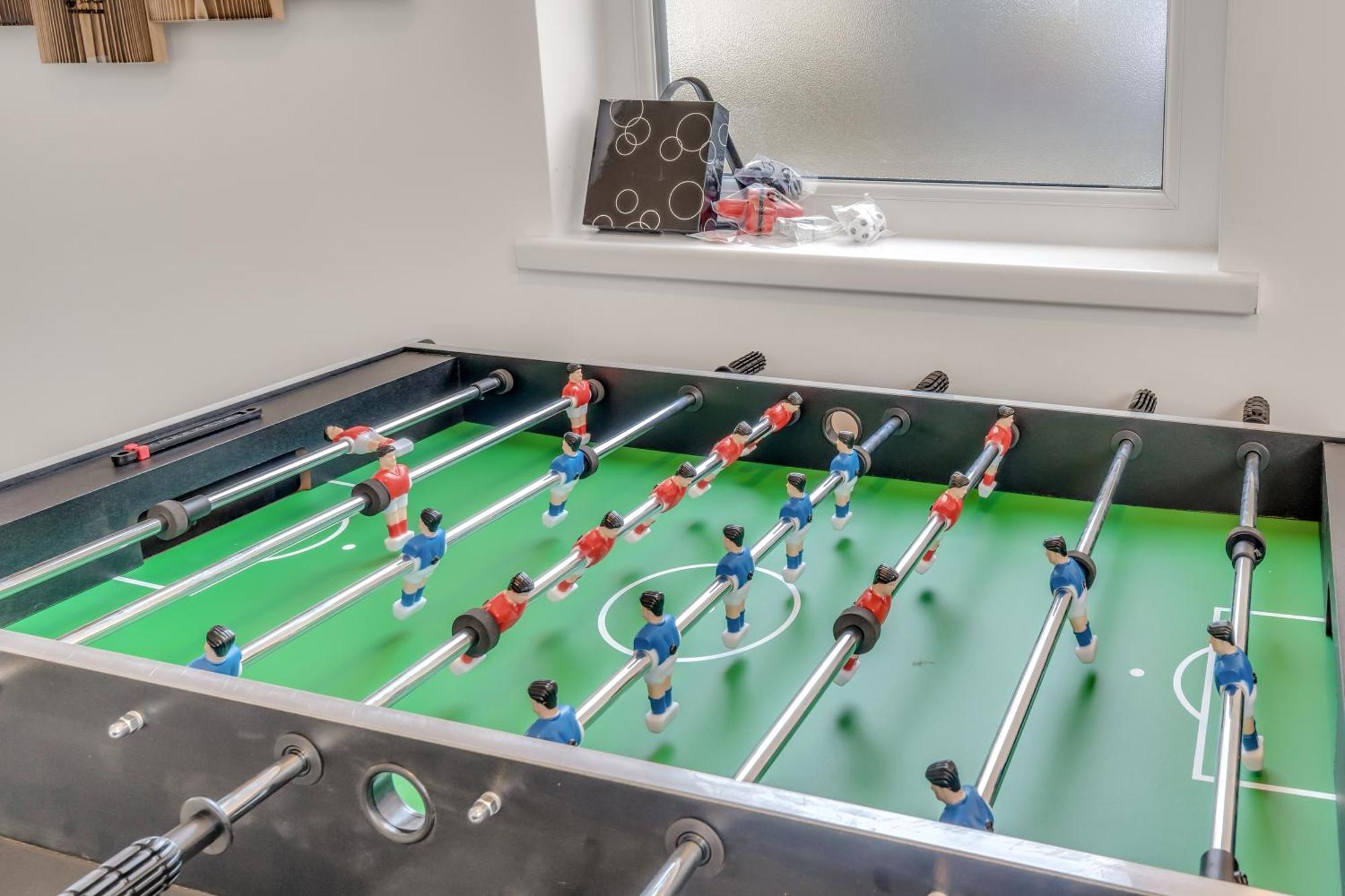 Park House - Very Spacious 4 Bed House, Games Room, Free Netflix, Close To Argyle, In The Heart Of - Dogs Welcome - Hosted By Absolute * Plymouth