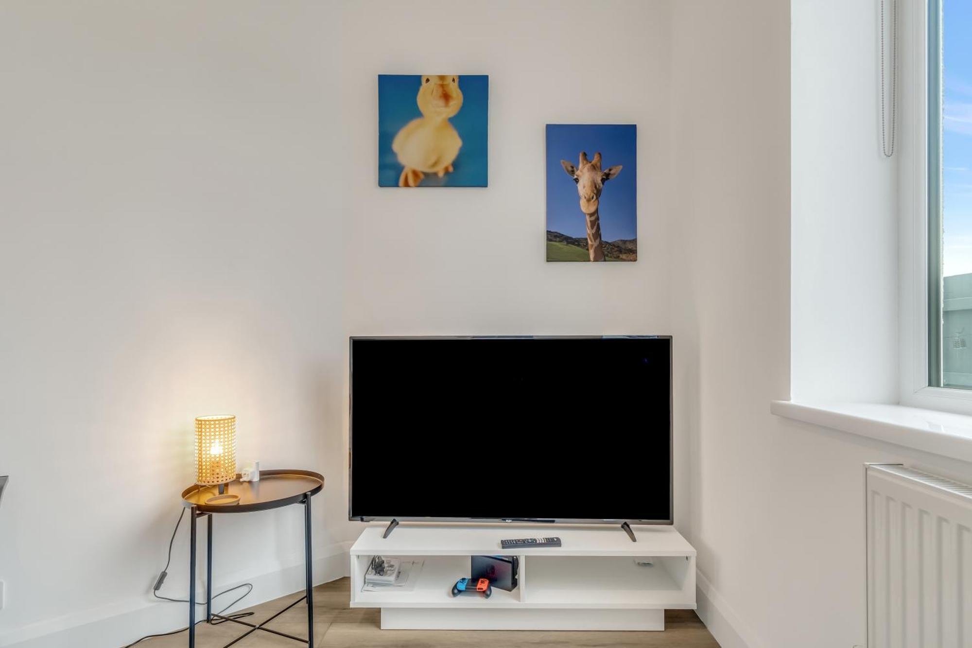 Holiday home Park House - Very Spacious 4 Bed House, Games Room, Free Netflix, Close To Argyle, In The Heart Of - Dogs Welcome - Hosted By Absolute Plymouth