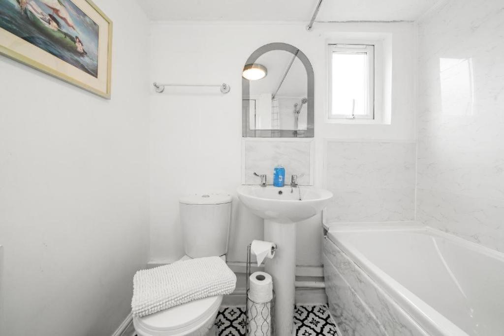 Beautiful Marseille Boutique - Sleeps 4 Plymouth