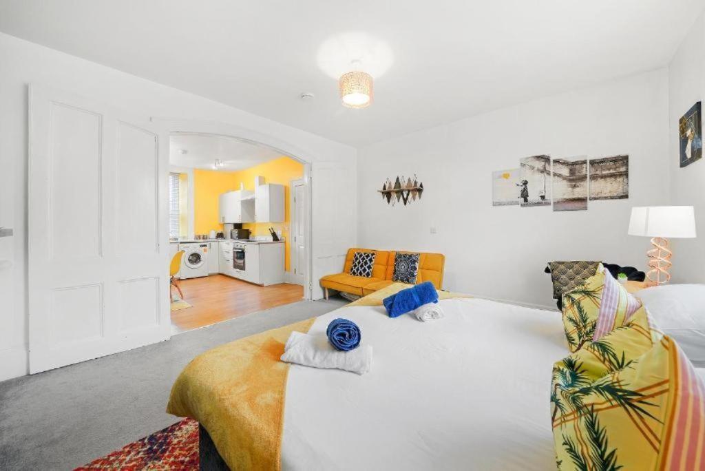 Apartment Beautiful Marseille Boutique - Sleeps 4 Plymouth