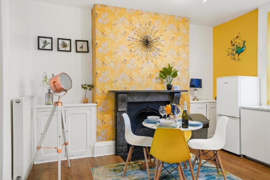 Beautiful Marseille Boutique - Sleeps 4 Apartment