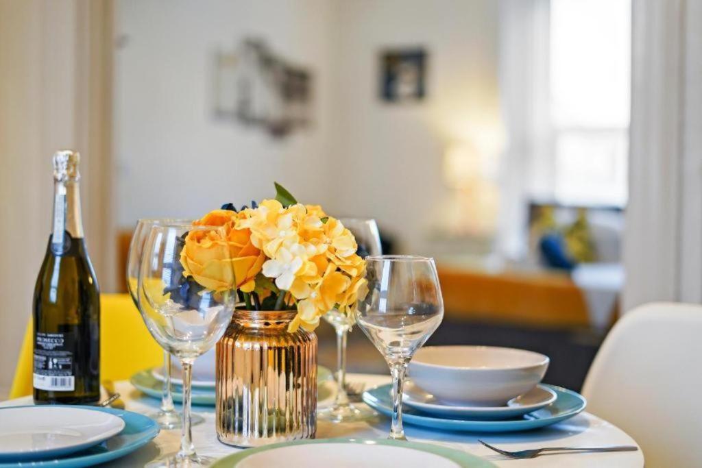 Apartment Beautiful Marseille Boutique - Sleeps 4 *