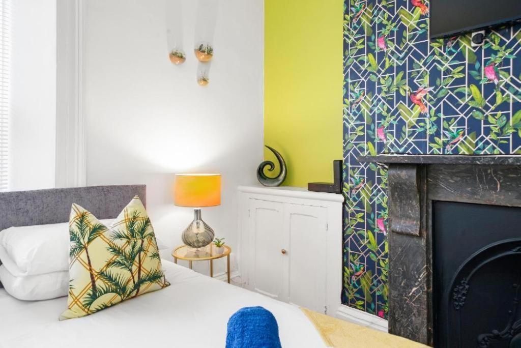 Beautiful Marseille Boutique - Sleeps 4