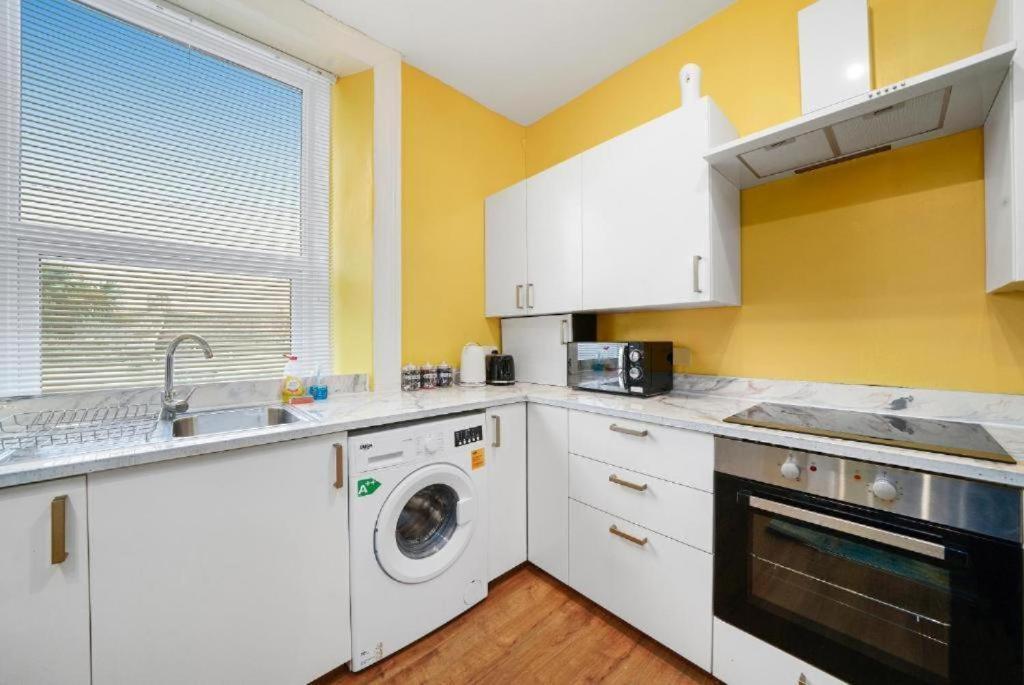 Apartment Beautiful Marseille Boutique - Sleeps 4