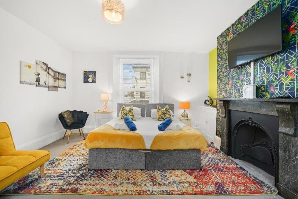 Beautiful Marseille Boutique - Sleeps 4 Plymouth