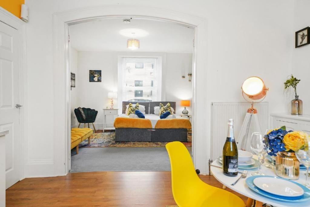 Apartment Beautiful Marseille Boutique - Sleeps 4 Plymouth