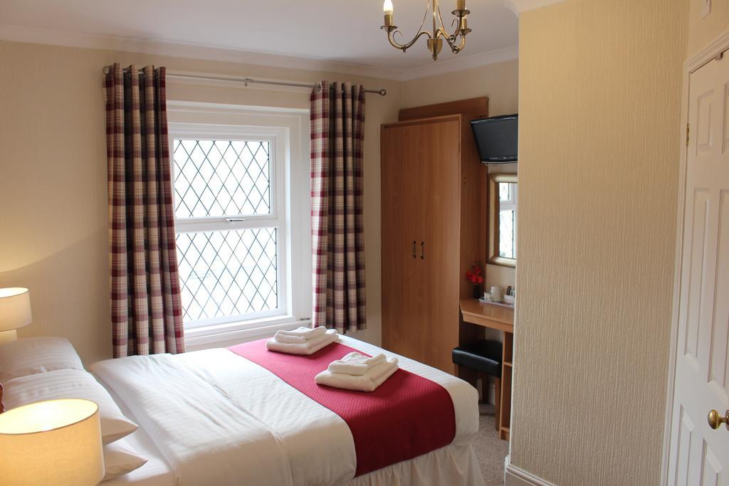 The Tudor 3*