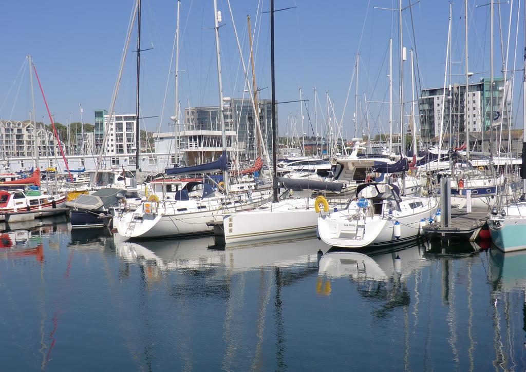 Caledonia Guest house 4*