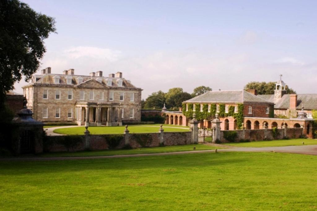 The Millstones Country & Restaurant Country house Plymouth