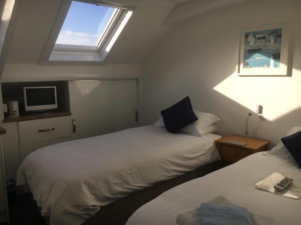 Caledonia Guest house Plymouth