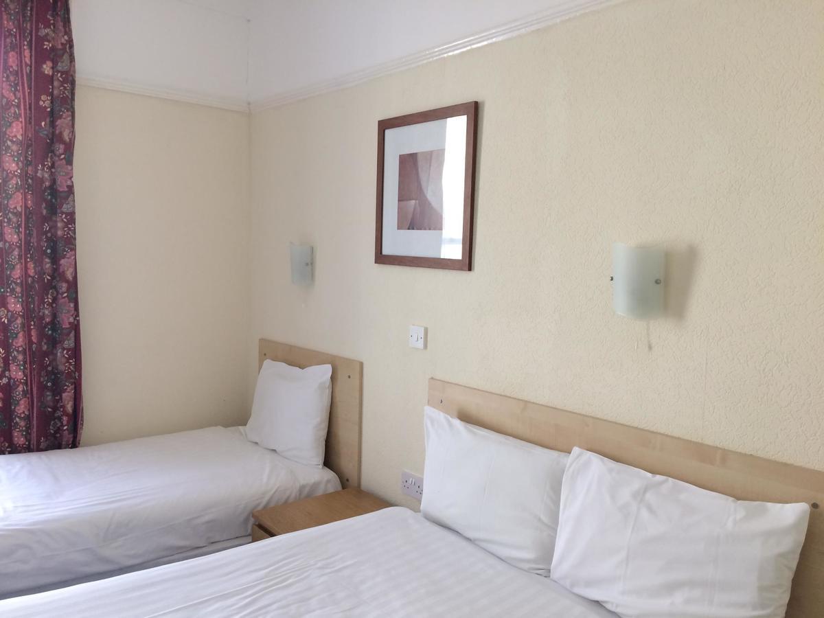Bed & Breakfast Lockyer House 2*